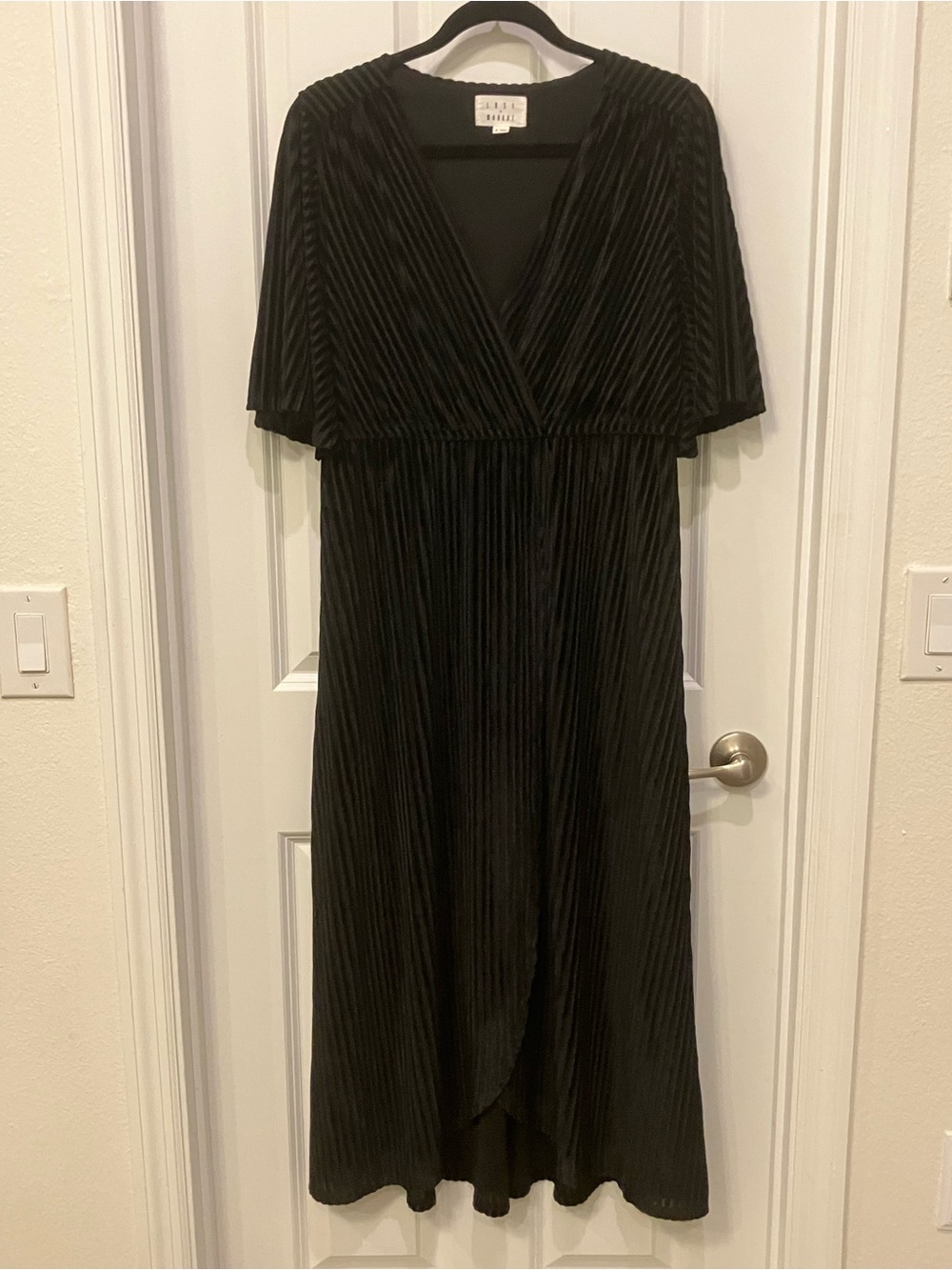 Lost + Wander Black Pleated Wrap-Style Midi Dress